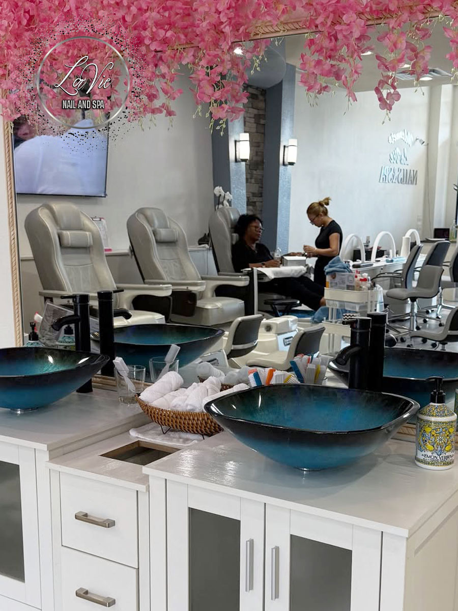 La Vie Nails & Spa