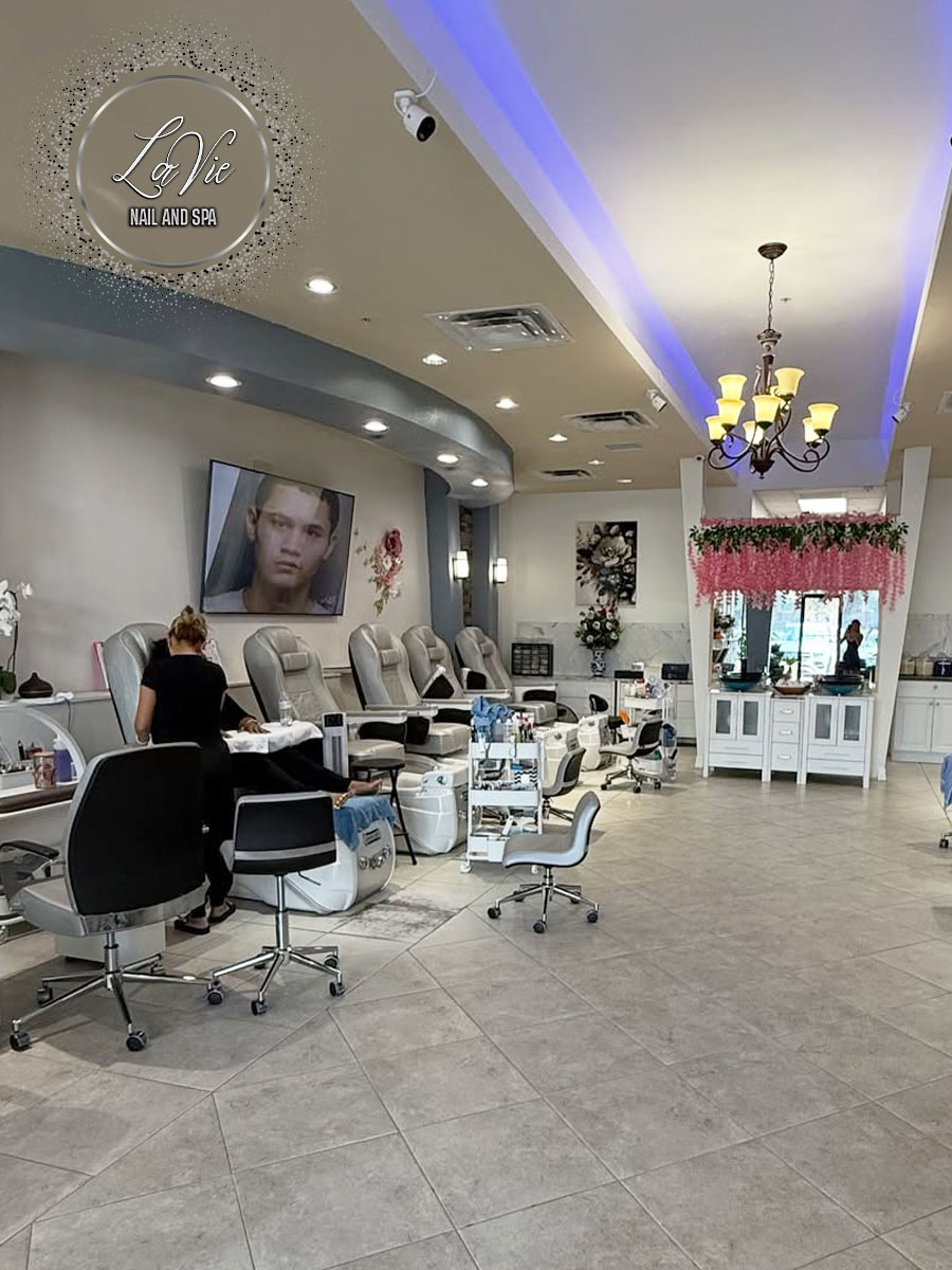 La Vie Nails & Spa